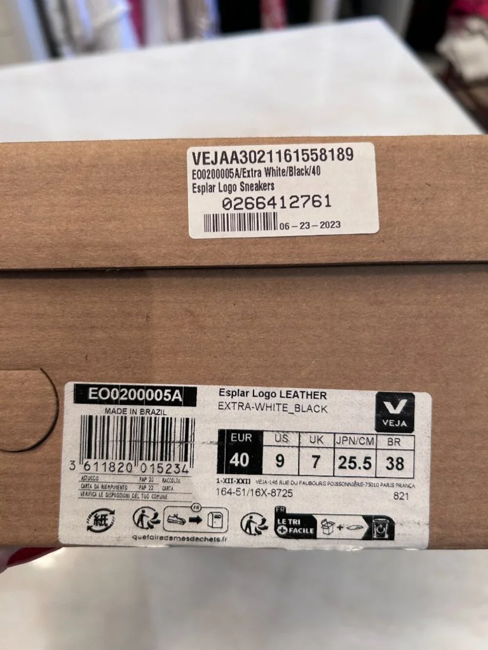 (NWT) Veja Esplar Leather White/Black Sneakers US Size 9 (Brand New, Never Worn)